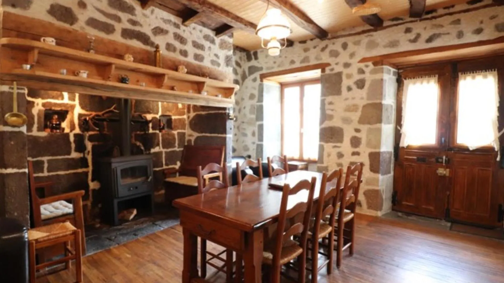 Prázdninový dům Maison De Charme Avec Jardin, Proche Station Super-Lioran, Ideale Pour Famille Et Activites Nature - Fr-1-742-467 Thiézac